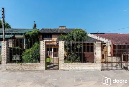 Casa com 3 Quartos à venda, 230m² no Camaquã, Porto Alegre