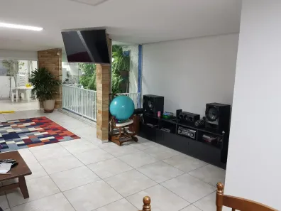 Sobrado com 3 Quartos à venda, 214m² no Ayrosa, Osasco