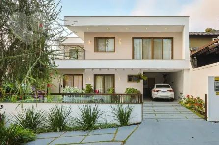 Casa de Condomínio com 4 Quartos à venda, 285m² no Charitas, Niterói