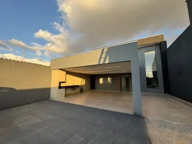 Casa com 4 Quartos à venda, 250m² no Taguatinga Norte, Brasília