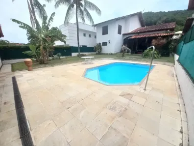 Casa de Condomínio com 3 Quartos à venda, 320m² no Engenho do Mato, Niterói