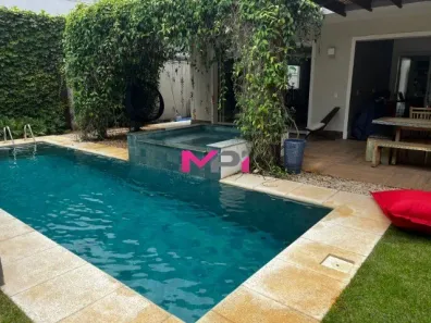 Sobrado com 5 Quartos à venda, 450m² no Medeiros, Jundiaí