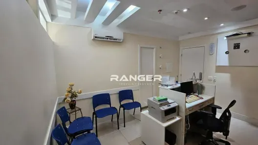 Sala Comercial à venda, 62m² no Vila Mathias, Santos
