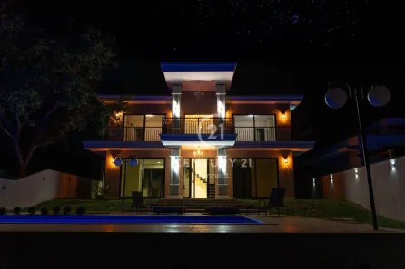 Casa de Condomínio com 4 Quartos à venda, 220m² no Riviera de Santa Cristina XIII, Paranapanema