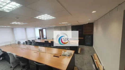 Sala Comercial para alugar, 200m² no Jardim Paulistano, São Paulo