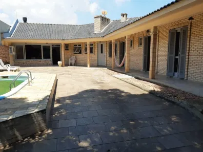 Casa com 3 Quartos à venda, 233m² no Niterói, Canoas