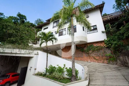 Casa com 4 Quartos à venda, 330m² no São Francisco, Niterói