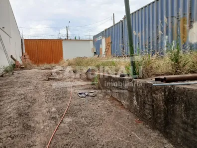 Lote/Terreno à venda, 407m² no Jardim Pacaembu, São Carlos