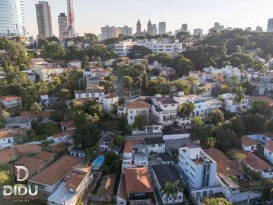 Casa com 4 Quartos à venda, 253m² no Sumaré, São Paulo
