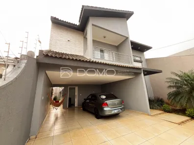 Sobrado com 2 Quartos à venda, 256m² no Canadá, Cascavel