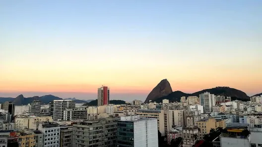 Apartamento com 3 Quartos para alugar, 133m² no Laranjeiras, Rio de Janeiro