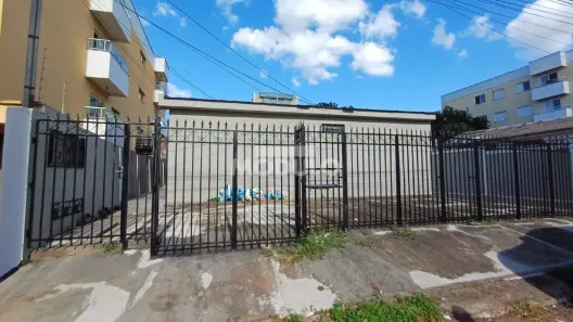 Imóvel Comercial com 3 Quartos à venda, 360m² no Santa Mônica, Uberlândia