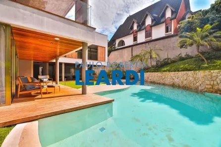 Casa de Condomínio com 3 Quartos à venda, 711m² no Residencial Tamboré, Barueri