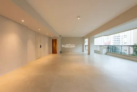 Apartamento com 3 Quartos à venda, 230m² no Vila Uberabinha, São Paulo