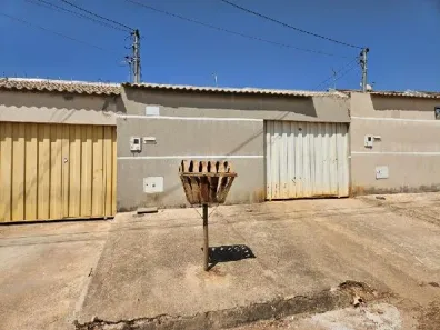 Casa com 2 Quartos à venda, 180m² no Vila Raio de Luz, Santo Antônio do Descoberto