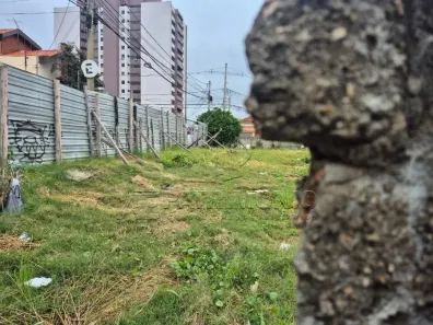 Lote/Terreno à venda, 331m² no Vila Leão, Sorocaba