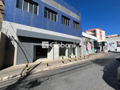 Sala Comercial para alugar, 63m² no Centro, Montes Claros