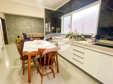 Casa com 3 Quartos à venda, 270m² no Bairro das Bandeiras, Araçatuba