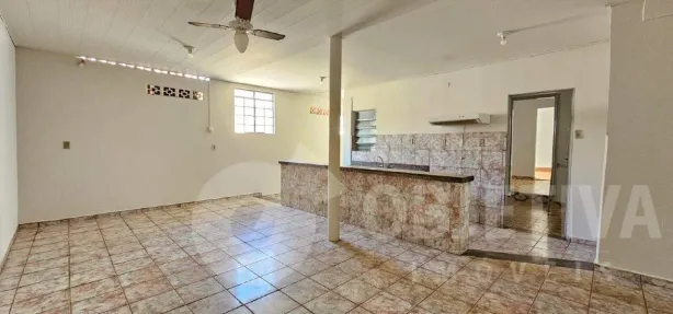 Casa com 4 Quartos para alugar, 243m² no Nossa Senhora Aparecida, Uberlândia