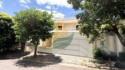 Sobrado com 3 Quartos à venda, 300m² no Jardim Sumaré, Araçatuba