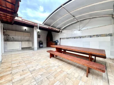 Casa com 3 Quartos à venda, 210m² no Castelo, Belo Horizonte
