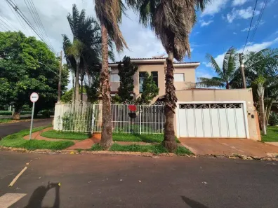 Casa com 3 Quartos à venda, 250m² no Centro, Jardinópolis