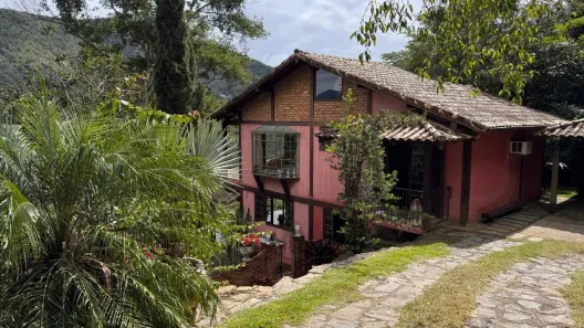 Casa de Condomínio com 3 Quartos à venda, 450m² no Araras, Petrópolis