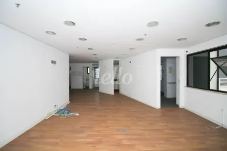 Sala Comercial para alugar, 126m² no Liberdade, São Paulo