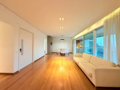 Apartamento com 3 Quartos para alugar, 157m² no Cambuí, Campinas