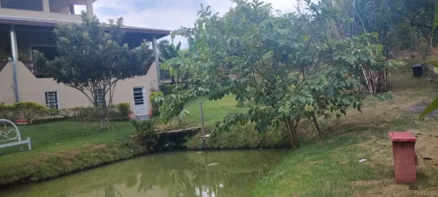 Fazenda/Sítio com 3 Quartos à venda, 1100m² no Centro, Caçapava