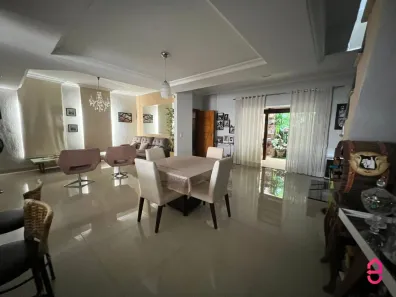 Sobrado com 4 Quartos à venda, 400m² no Santa Genoveva, Goiânia