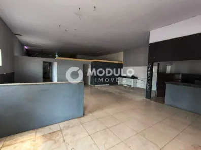 Ponto Comercial para alugar, 200m² no Martins, Uberlândia