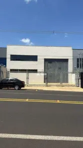Galpão/Depósito/Armazém para alugar, 330m² no Leblon, Uberaba