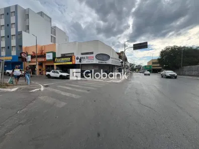 Sala Comercial para alugar, 100m² no Centro, Montes Claros