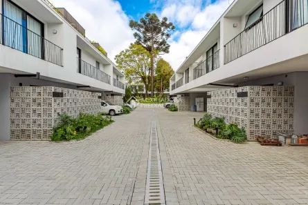 Sobrado com 3 Quartos à venda, 192m² no Guabirotuba, Curitiba