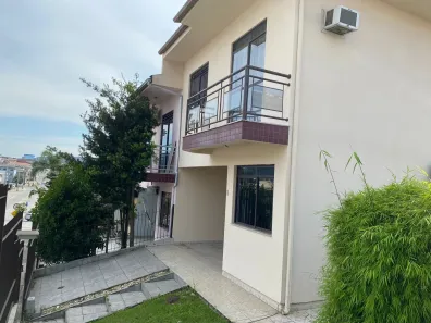 Sobrado com 3 Quartos à venda, 110m² no Forquilhas, São José