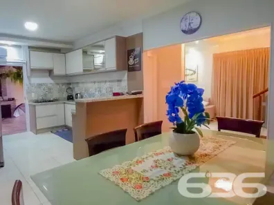 Sobrado com 6 Quartos à venda, 290m² no Aventureiro, Joinville