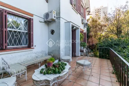 Casa com 7 Quartos à venda, 300m² no Rio Branco, Porto Alegre