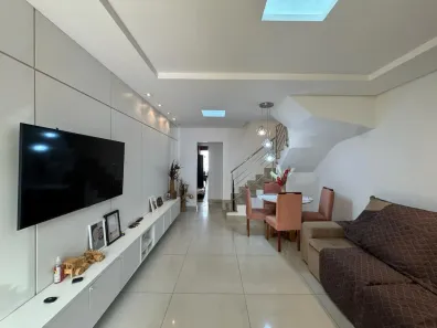 Sobrado com 2 Quartos à venda, 152m² no Ressaca, Contagem