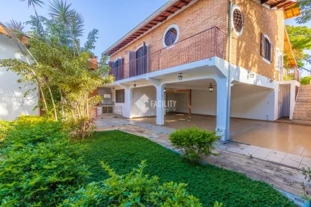Sobrado com 4 Quartos à venda, 327m² no Vila Anhangüera, Valinhos