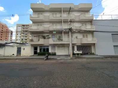 Apartamento com 3 Quartos para alugar, 104m² no Saraiva, Uberlândia