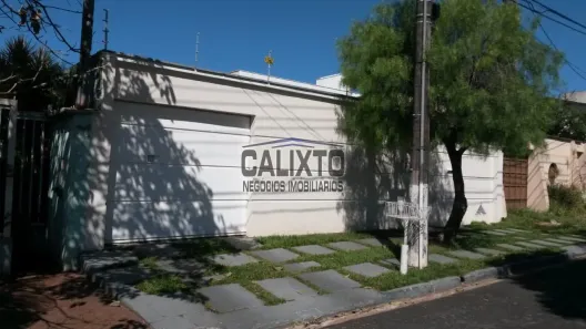 Casa com 3 Quartos à venda, 180m² no Umuarama, Uberlândia