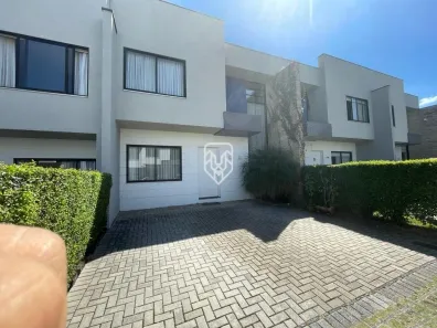 Casa de Condomínio com 3 Quartos para alugar, 130m² no Seminário, Curitiba