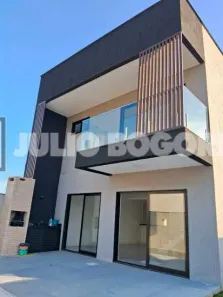 Casa de Condomínio com 4 Quartos à venda, 210m² no Recreio dos Bandeirantes, Rio de Janeiro