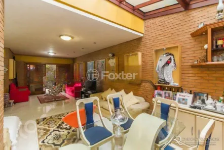 Casa com 3 Quartos à venda, 278m² no Medianeira, Porto Alegre