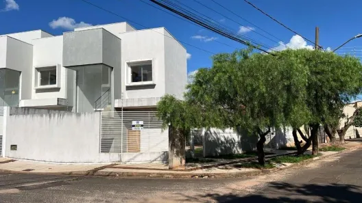 Sobrado com 3 Quartos para alugar, 10m² no Nova Lima, Campo Grande