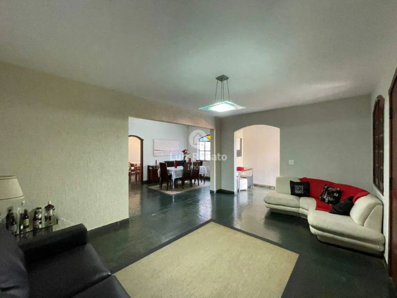 Casa com 6 quartos — São Bento, Belo Horizonte