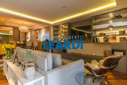 Sobrado com 5 Quartos à venda, 720m² no Pacaembu, São Paulo