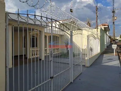 Casa com 3 Quartos à venda, 225m² no Jardim Macarenco, São Carlos