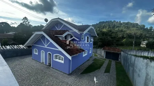 Casa com 3 Quartos à venda, 725m² no J Andira, Campos do Jordão